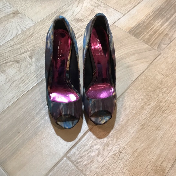 Aldo multi color 5” heel w/ metallic Fuchsia heel - size 6.5 - Picture 3 of 4